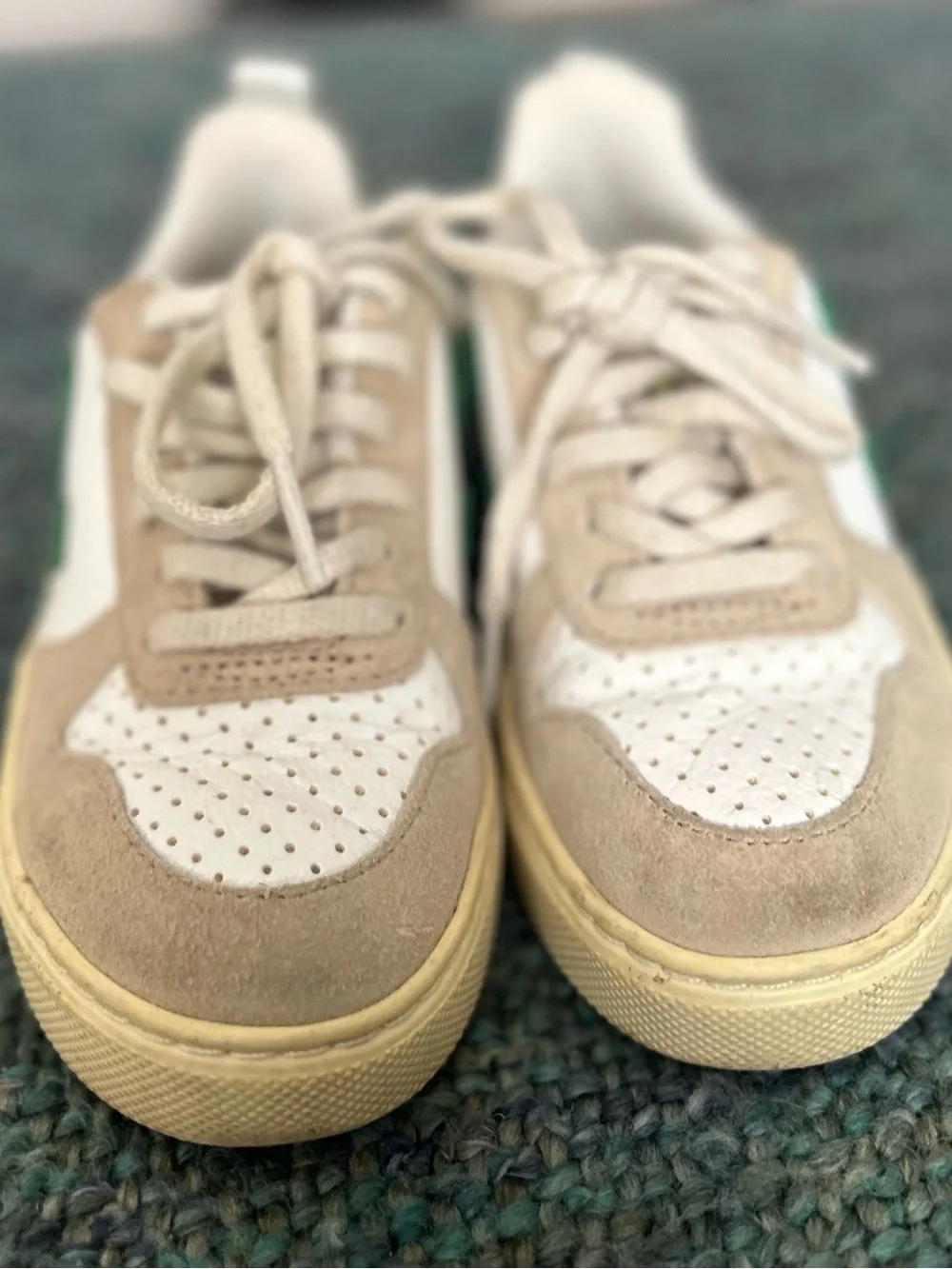 Veja V-10 Sneakers Kids Size 11  White Beige Green Leather Suede Low Top Shoes
